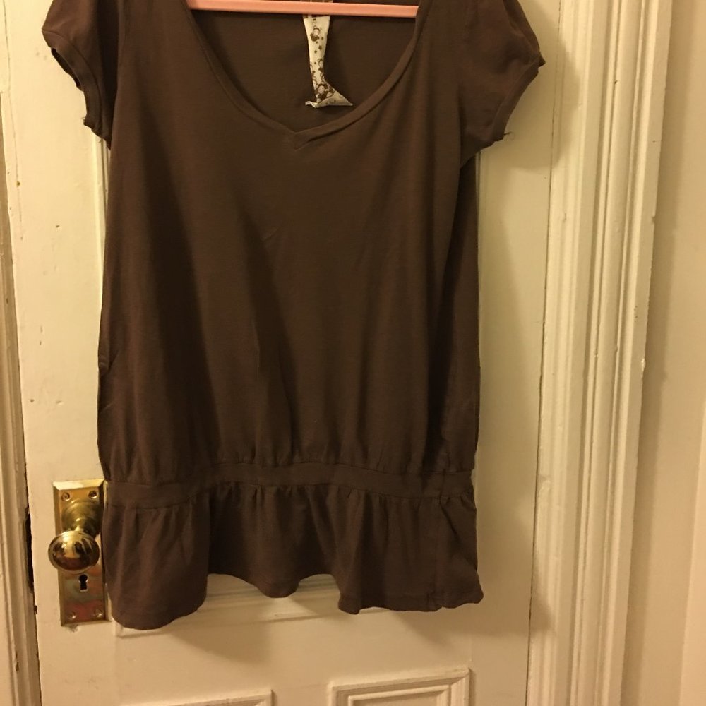 Top - Picture 2 of 2
